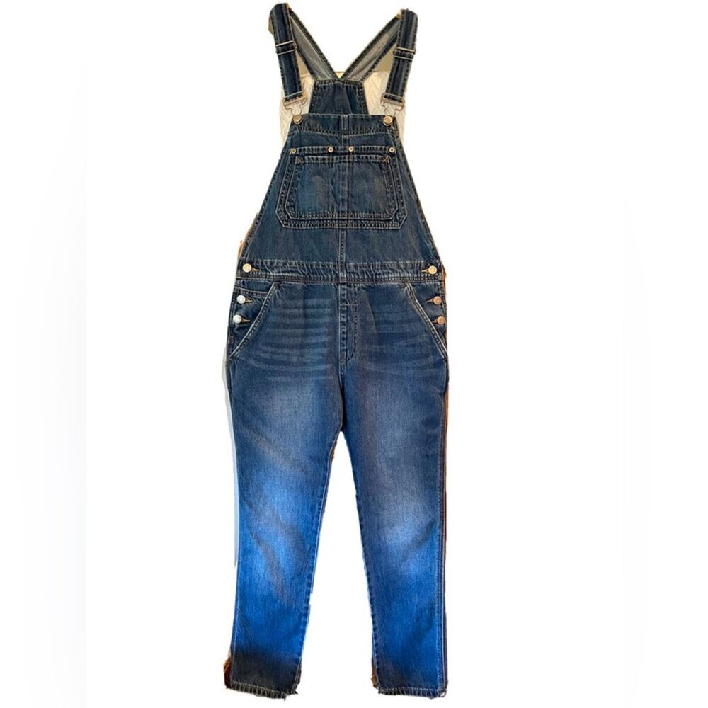 Gap Ladies Overalls in Size XS. In Excellent Preloved Condition!
